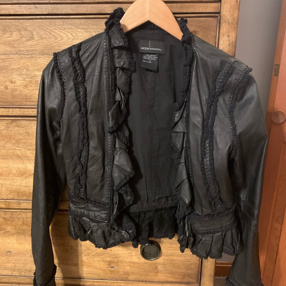 Moda International- genuine leather cropped jacket